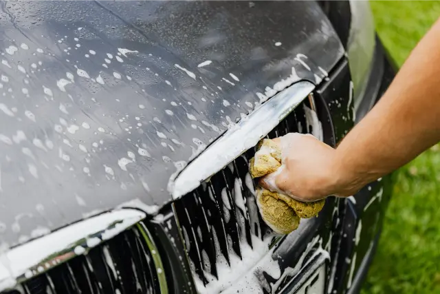 washing car grill